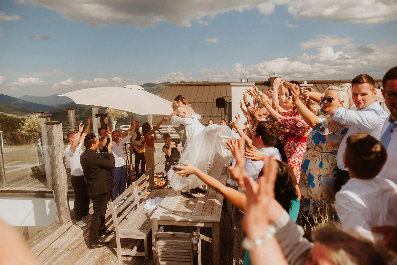 Heartbeat Collective Hochzeit, Brautpaar mit Live-Musik